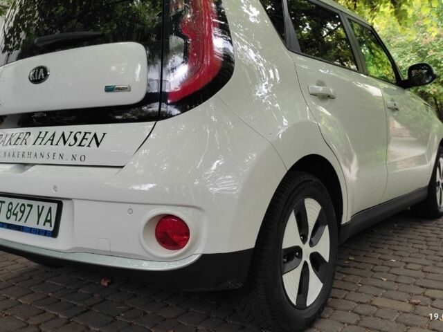 Белый Киа Soul, объемом двигателя 0 л и пробегом 90 тыс. км за 7500 $, фото 4 на Automoto.ua