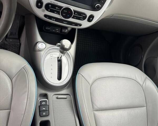 Белый Киа Soul, объемом двигателя 0 л и пробегом 143 тыс. км за 7600 $, фото 6 на Automoto.ua