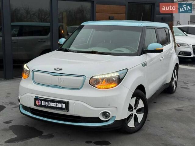 Белый Киа Soul, объемом двигателя 0 л и пробегом 143 тыс. км за 6900 $, фото 2 на Automoto.ua