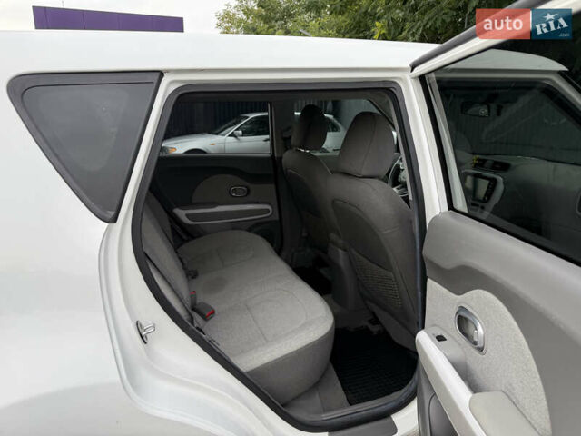 Білий Кіа Soul, об'ємом двигуна 0 л та пробігом 162 тис. км за 6700 $, фото 16 на Automoto.ua