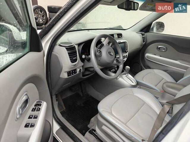 Белый Киа Soul, объемом двигателя 0 л и пробегом 132 тыс. км за 6750 $, фото 23 на Automoto.ua
