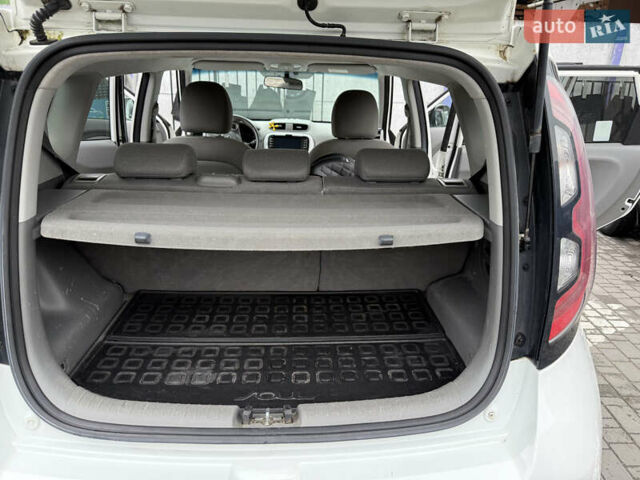 Білий Кіа Soul, об'ємом двигуна 0 л та пробігом 162 тис. км за 6700 $, фото 2 на Automoto.ua