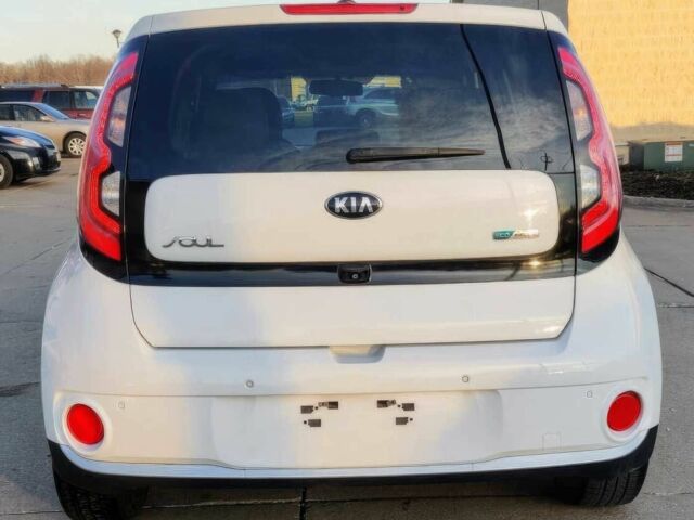 Белый Киа Soul, объемом двигателя 0 л и пробегом 79 тыс. км за 5100 $, фото 5 на Automoto.ua