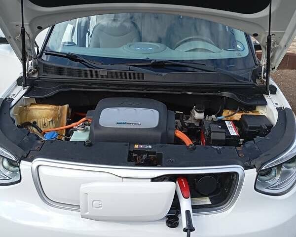 Белый Киа Soul, объемом двигателя 0 л и пробегом 98 тыс. км за 6800 $, фото 5 на Automoto.ua