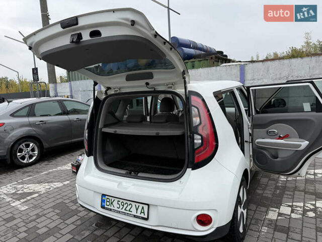 Білий Кіа Soul, об'ємом двигуна 0 л та пробігом 162 тис. км за 6700 $, фото 1 на Automoto.ua