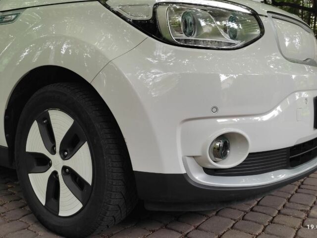 Белый Киа Soul, объемом двигателя 0 л и пробегом 90 тыс. км за 7500 $, фото 5 на Automoto.ua