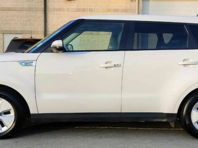 Белый Киа Soul, объемом двигателя 0 л и пробегом 78 тыс. км за 1900 $, фото 2 на Automoto.ua