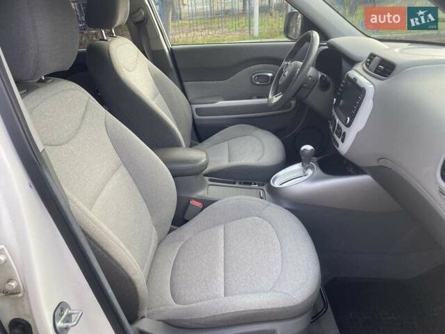 Білий Кіа Soul, об'ємом двигуна 0 л та пробігом 99 тис. км за 7400 $, фото 28 на Automoto.ua