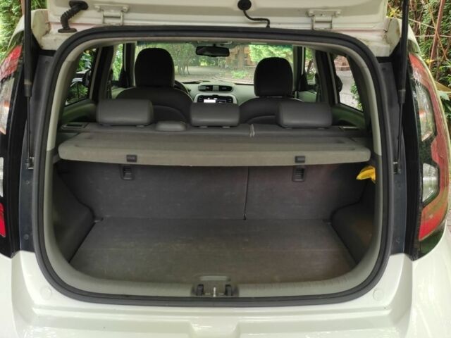 Белый Киа Soul, объемом двигателя 0 л и пробегом 90 тыс. км за 7500 $, фото 14 на Automoto.ua