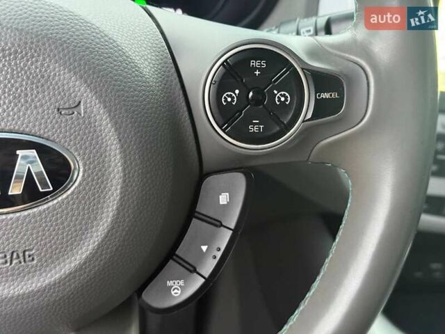 Белый Киа Soul, объемом двигателя 0 л и пробегом 143 тыс. км за 6900 $, фото 12 на Automoto.ua