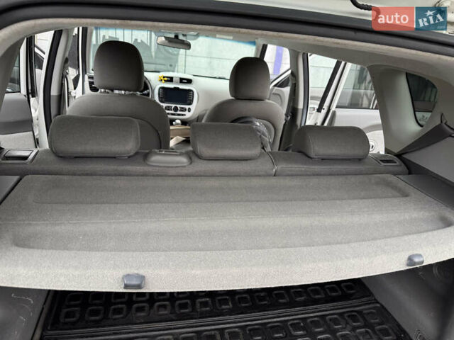 Білий Кіа Soul, об'ємом двигуна 0 л та пробігом 162 тис. км за 6700 $, фото 5 на Automoto.ua