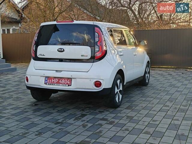Белый Киа Soul, объемом двигателя 0 л и пробегом 132 тыс. км за 6750 $, фото 12 на Automoto.ua