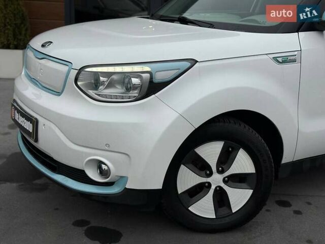 Белый Киа Soul, объемом двигателя 0 л и пробегом 143 тыс. км за 6900 $, фото 3 на Automoto.ua