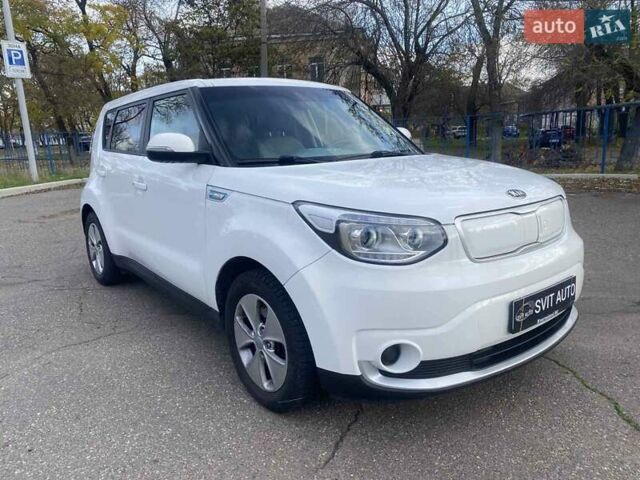 Білий Кіа Soul, об'ємом двигуна 0 л та пробігом 99 тис. км за 7400 $, фото 7 на Automoto.ua