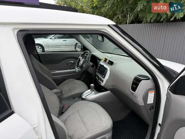 Білий Кіа Soul, об'ємом двигуна 0 л та пробігом 162 тис. км за 6700 $, фото 14 на Automoto.ua