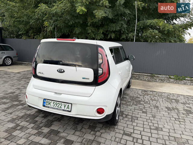 Білий Кіа Soul, об'ємом двигуна 0 л та пробігом 162 тис. км за 6700 $, фото 13 на Automoto.ua