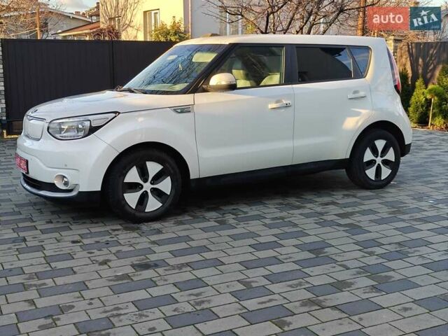 Белый Киа Soul, объемом двигателя 0 л и пробегом 132 тыс. км за 6750 $, фото 4 на Automoto.ua