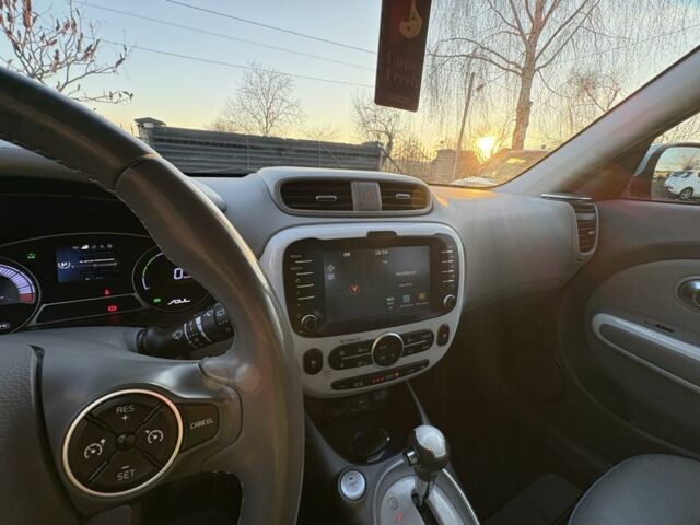 Белый Киа Soul, объемом двигателя 0 л и пробегом 151 тыс. км за 5900 $, фото 20 на Automoto.ua