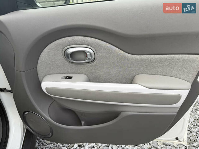 Білий Кіа Soul, об'ємом двигуна 0 л та пробігом 162 тис. км за 6700 $, фото 27 на Automoto.ua