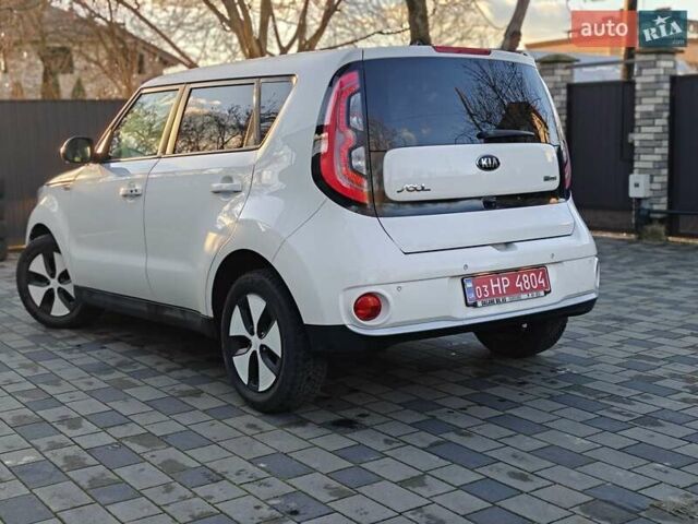 Белый Киа Soul, объемом двигателя 0 л и пробегом 132 тыс. км за 6750 $, фото 16 на Automoto.ua