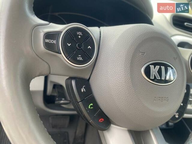 Білий Кіа Soul, об'ємом двигуна 0 л та пробігом 99 тис. км за 7400 $, фото 35 на Automoto.ua