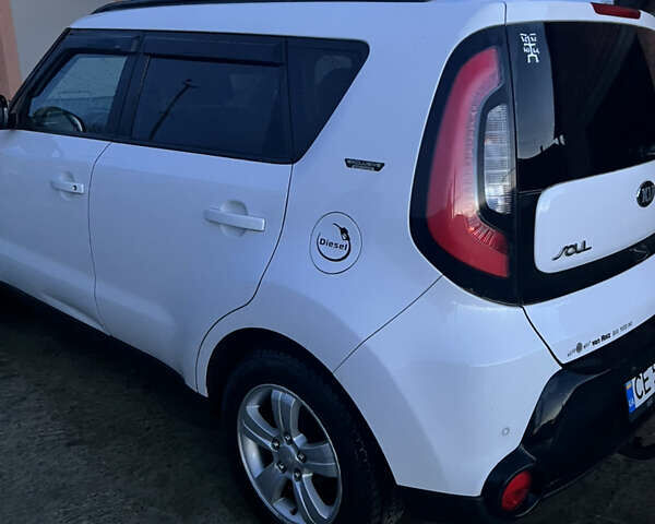 Белый Киа Soul, объемом двигателя 1.58 л и пробегом 190 тыс. км за 10000 $, фото 3 на Automoto.ua