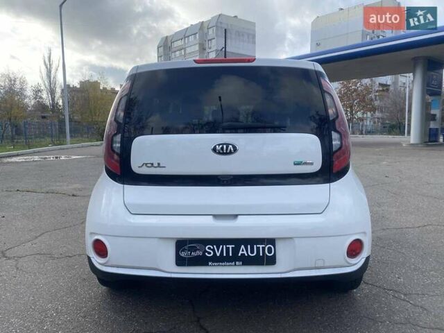 Білий Кіа Soul, об'ємом двигуна 0 л та пробігом 99 тис. км за 7400 $, фото 12 на Automoto.ua