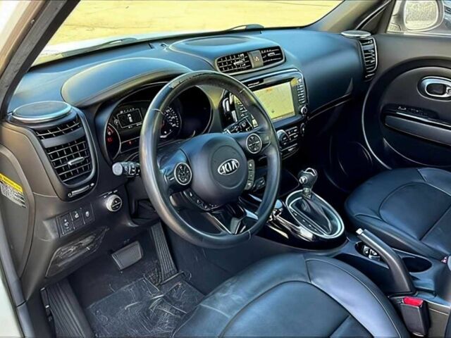 Белый Киа Soul, объемом двигателя 2 л и пробегом 72 тыс. км за 5200 $, фото 7 на Automoto.ua
