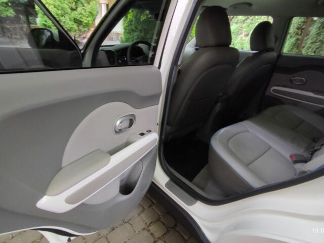 Белый Киа Soul, объемом двигателя 0 л и пробегом 90 тыс. км за 7500 $, фото 17 на Automoto.ua