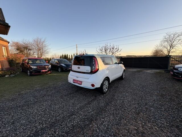 Белый Киа Soul, объемом двигателя 0 л и пробегом 151 тыс. км за 5900 $, фото 13 на Automoto.ua