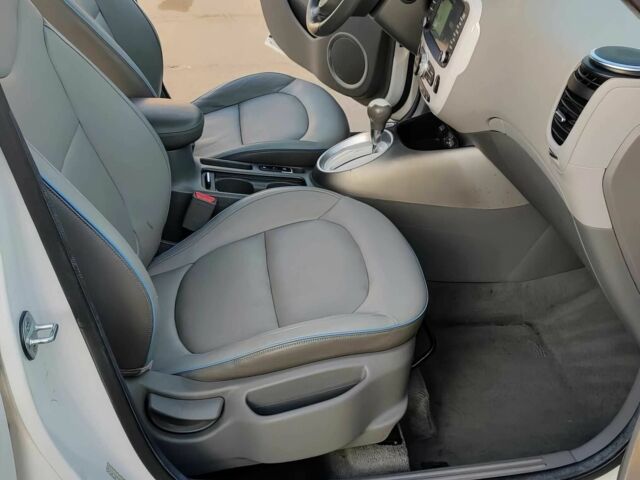 Белый Киа Soul, объемом двигателя 0 л и пробегом 78 тыс. км за 1900 $, фото 6 на Automoto.ua