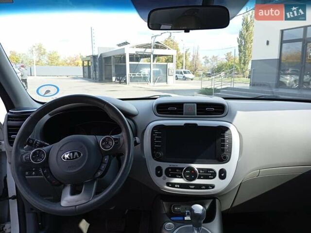 Белый Киа Soul, объемом двигателя 0 л и пробегом 98 тыс. км за 6800 $, фото 10 на Automoto.ua