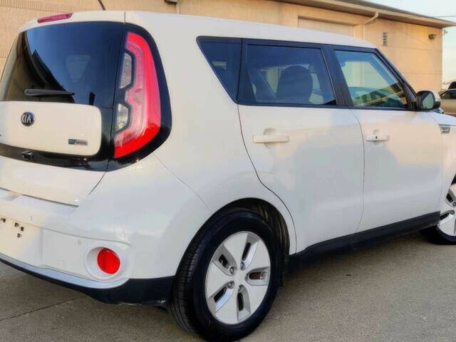 Белый Киа Soul, объемом двигателя 0 л и пробегом 79 тыс. км за 5100 $, фото 6 на Automoto.ua