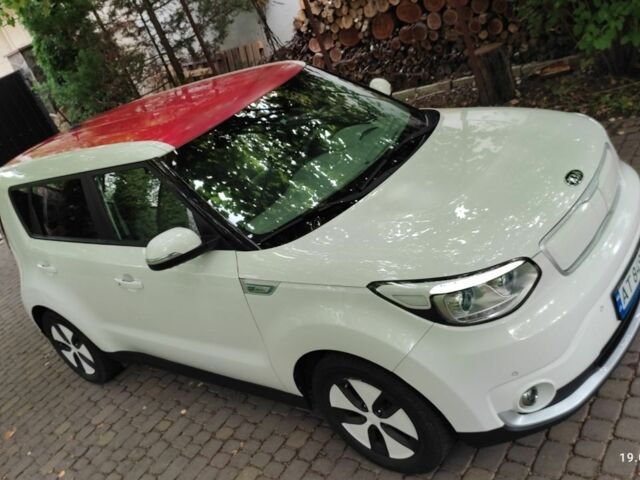 Белый Киа Soul, объемом двигателя 0 л и пробегом 90 тыс. км за 7500 $, фото 6 на Automoto.ua