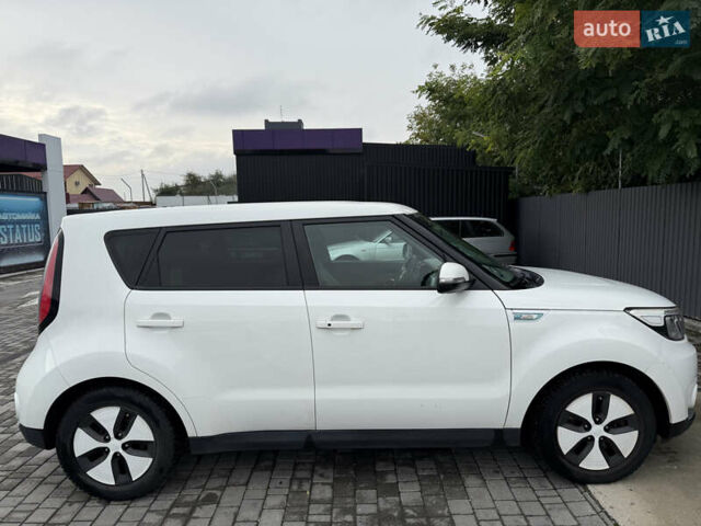 Білий Кіа Soul, об'ємом двигуна 0 л та пробігом 162 тис. км за 6700 $, фото 11 на Automoto.ua