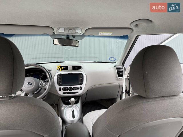 Білий Кіа Soul, об'ємом двигуна 0 л та пробігом 162 тис. км за 6700 $, фото 24 на Automoto.ua