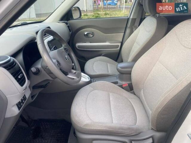 Білий Кіа Soul, об'ємом двигуна 0 л та пробігом 99 тис. км за 7400 $, фото 21 на Automoto.ua
