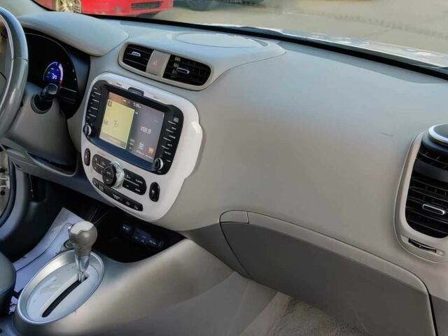 Белый Киа Soul, объемом двигателя 0 л и пробегом 78 тыс. км за 1900 $, фото 7 на Automoto.ua