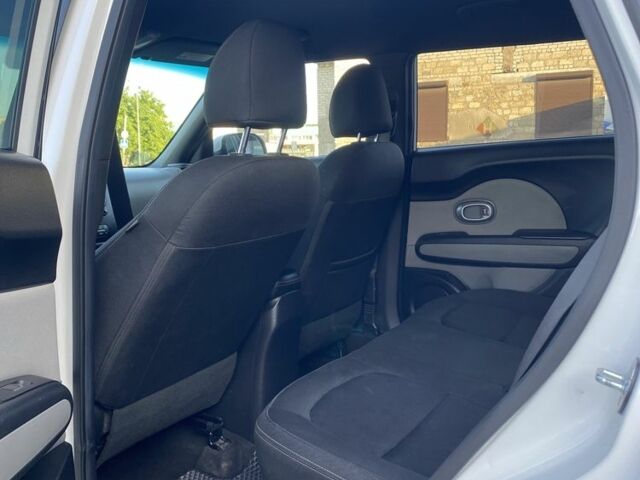 Білий Кіа Soul, об'ємом двигуна 2 л та пробігом 196 тис. км за 8900 $, фото 22 на Automoto.ua