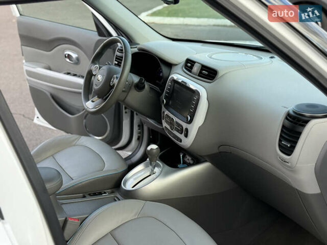 Белый Киа Soul, объемом двигателя 0 л и пробегом 149 тыс. км за 6950 $, фото 22 на Automoto.ua