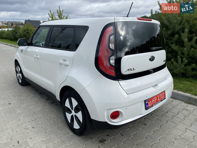 Білий Кіа Soul, об'ємом двигуна 0 л та пробігом 127 тис. км за 7500 $, фото 16 на Automoto.ua