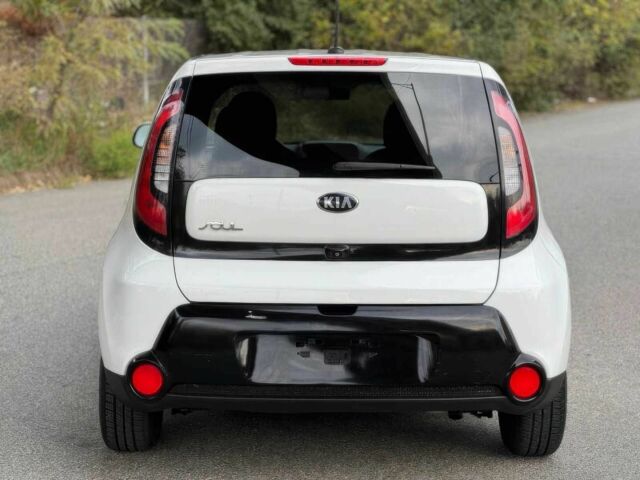 Белый Киа Soul, объемом двигателя 2 л и пробегом 72 тыс. км за 5600 $, фото 6 на Automoto.ua