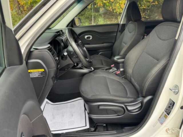 Белый Киа Soul, объемом двигателя 2 л и пробегом 72 тыс. км за 5600 $, фото 8 на Automoto.ua