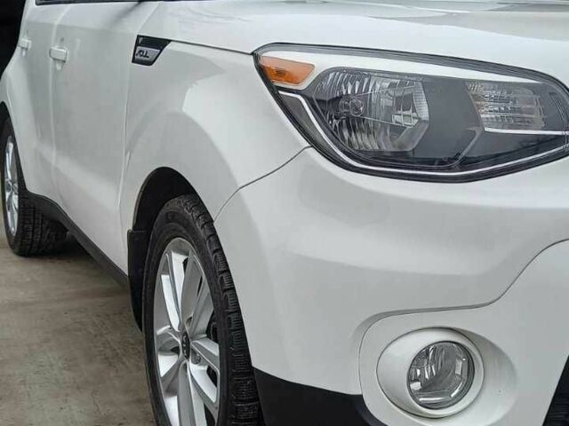 Белый Киа Soul, объемом двигателя 2 л и пробегом 130 тыс. км за 11700 $, фото 10 на Automoto.ua