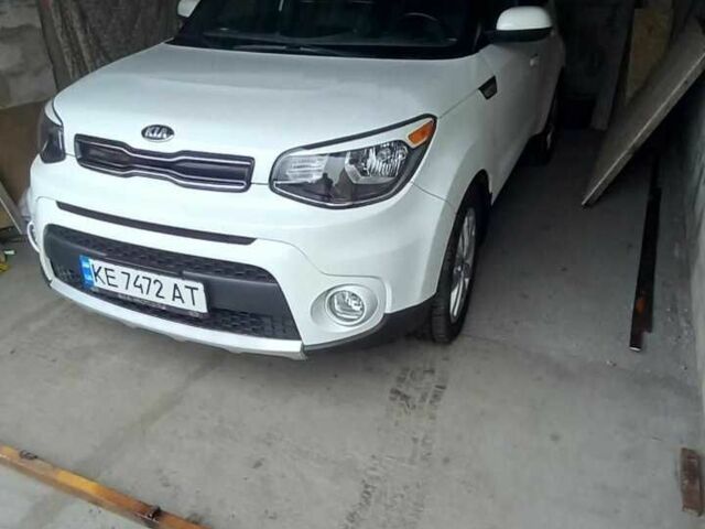 Белый Киа Soul, объемом двигателя 2 л и пробегом 130 тыс. км за 11700 $, фото 4 на Automoto.ua