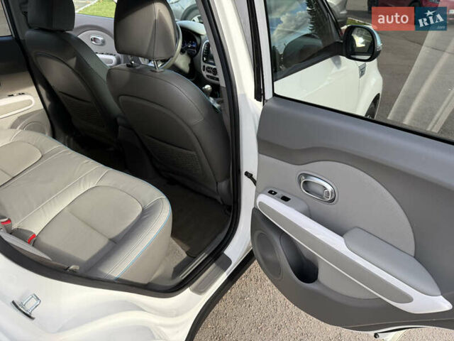 Белый Киа Soul, объемом двигателя 0 л и пробегом 149 тыс. км за 6950 $, фото 19 на Automoto.ua