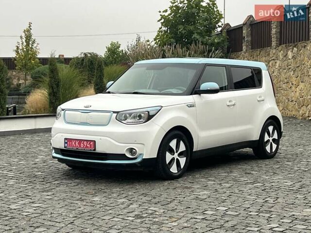Білий Кіа Soul, об'ємом двигуна 0 л та пробігом 128 тис. км за 6750 $, фото 9 на Automoto.ua