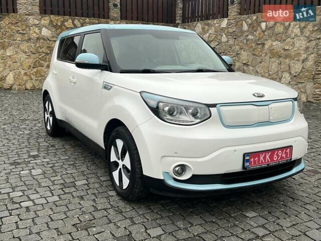 Білий Кіа Soul, об'ємом двигуна 0 л та пробігом 128 тис. км за 6750 $, фото 3 на Automoto.ua