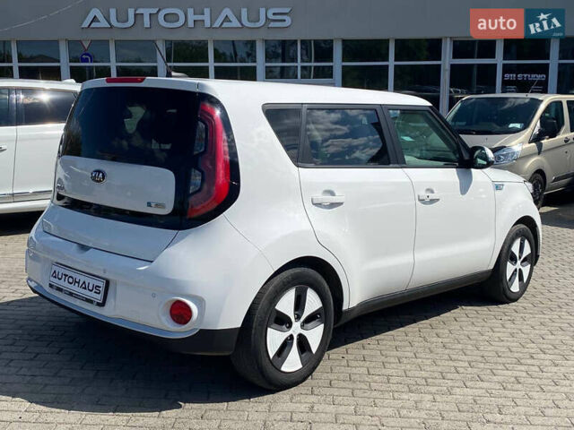 Киа Soul 2016 в Житомире на Automoto.ua Белый Киа Soul, объемом двигателя 0 л и пробегом 132 тыс. км за 7999 $, фото 5 на Automoto.ua