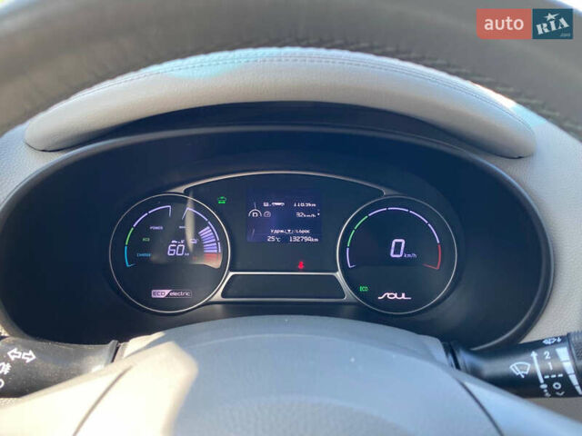 Киа Soul 2016 в Житомире на Automoto.ua Белый Киа Soul, объемом двигателя 0 л и пробегом 132 тыс. км за 7999 $, фото 13 на Automoto.ua